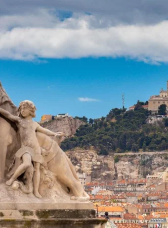 Maviyle Buluşan Zarafet Milano Nice Marsilya