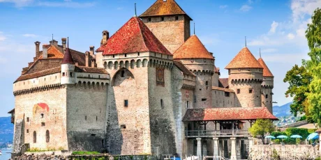 Alplerin Gölgesinde 5 Ülke