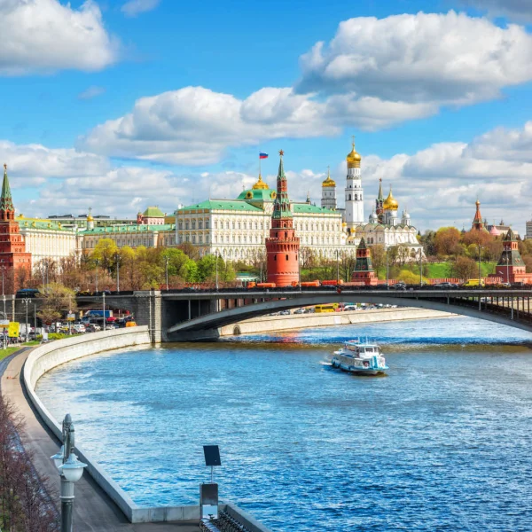 Kral & Kraliçe : Moskova & St.Petersburg (LED-VKO) 