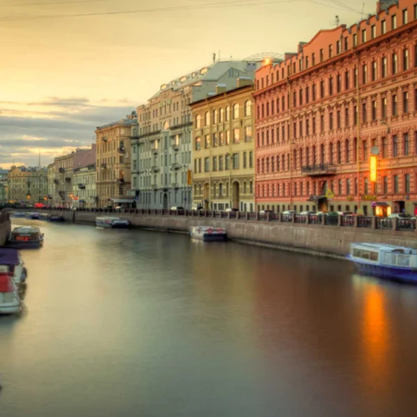 Kral & Kraliçe : Moskova & St.Petersburg (LED-VKO) 5 Gece 6 Gün *