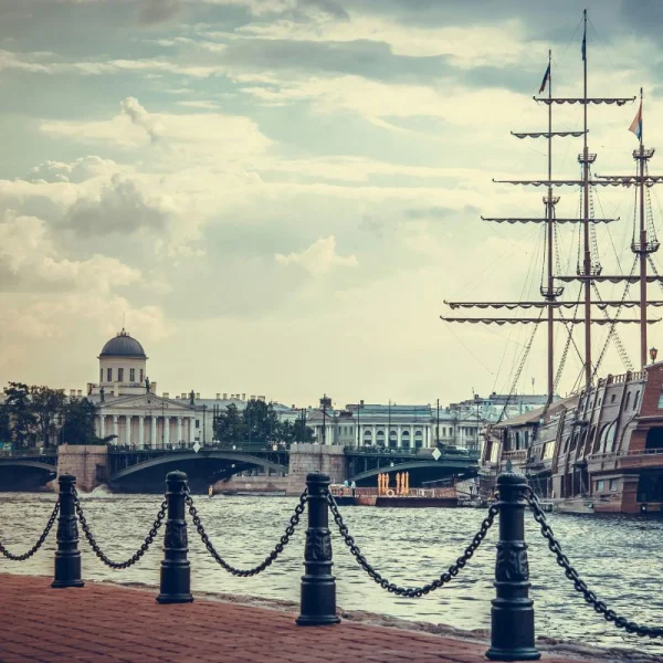 Kral & Kraliçe : Moskova & St.Petersburg (LED-VKO) 
