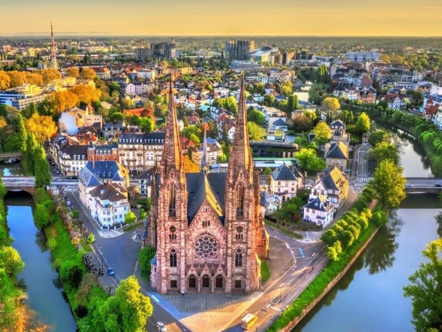 Alplerin Gölgesinde 5 Ülke