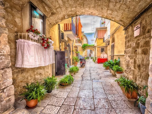 Güney İtalya’nın Renklerine ve Sicilya’nın Ruhuna Davet