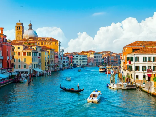 İtalya'nın Renkli Sokaklarında Kaybolmaya Hazır Ol !