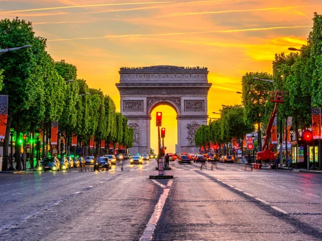 Rüyaların Şehri Paris’te Büyülü Bir Disneyland Yolculuğu